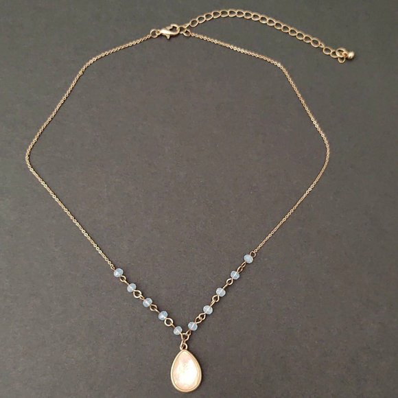 Iridescent yellow bead pendant w/clear bead accent - Picture 6 of 12